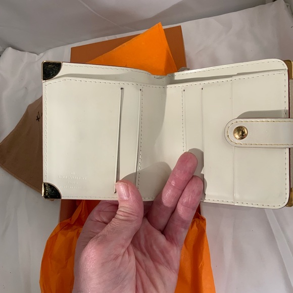 Louis Vuitton Wallet - Picture 2 of 11